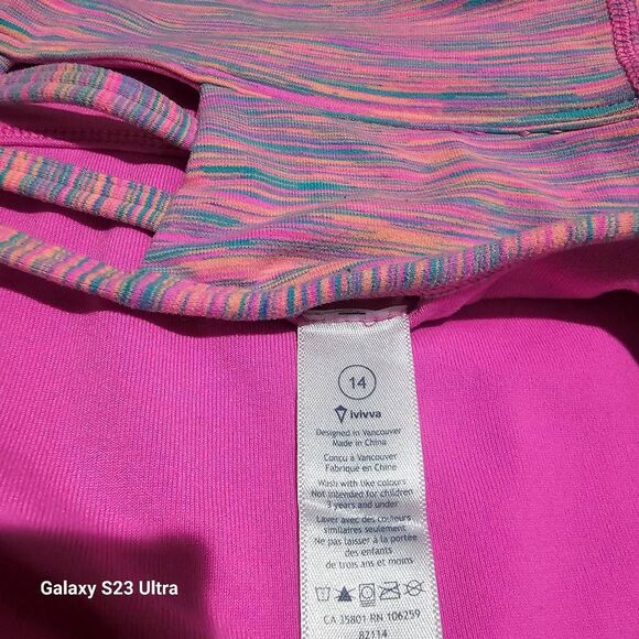 Ivivva lululemon girls Sz 14 reversible pink multicolor striped and solid pink s - Picture 5 of 5
